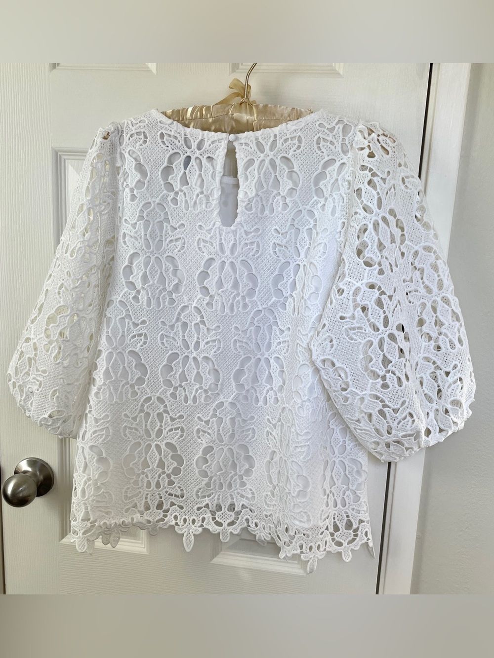 EUC Banana Republic White Floral Lace Puff-Sleeve Top Blouse Size M - Picture 4 of 9